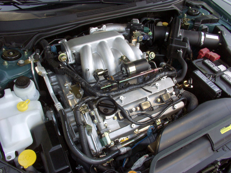 2002 Nissan Altima 3.5L V6 Engine Picture / Pic / Image